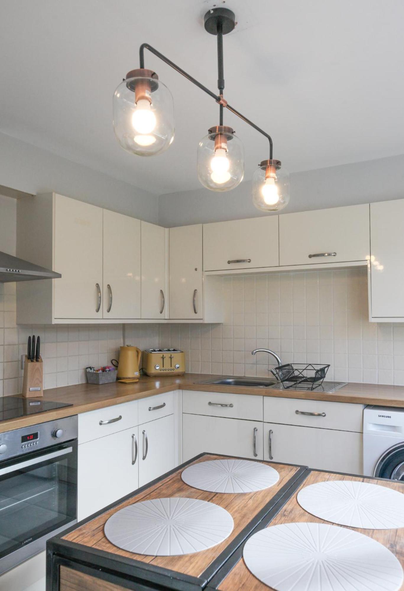 Niche Sunrise Townhouse Villa เชมส์ฟอร์ด ภายนอก รูปภาพ