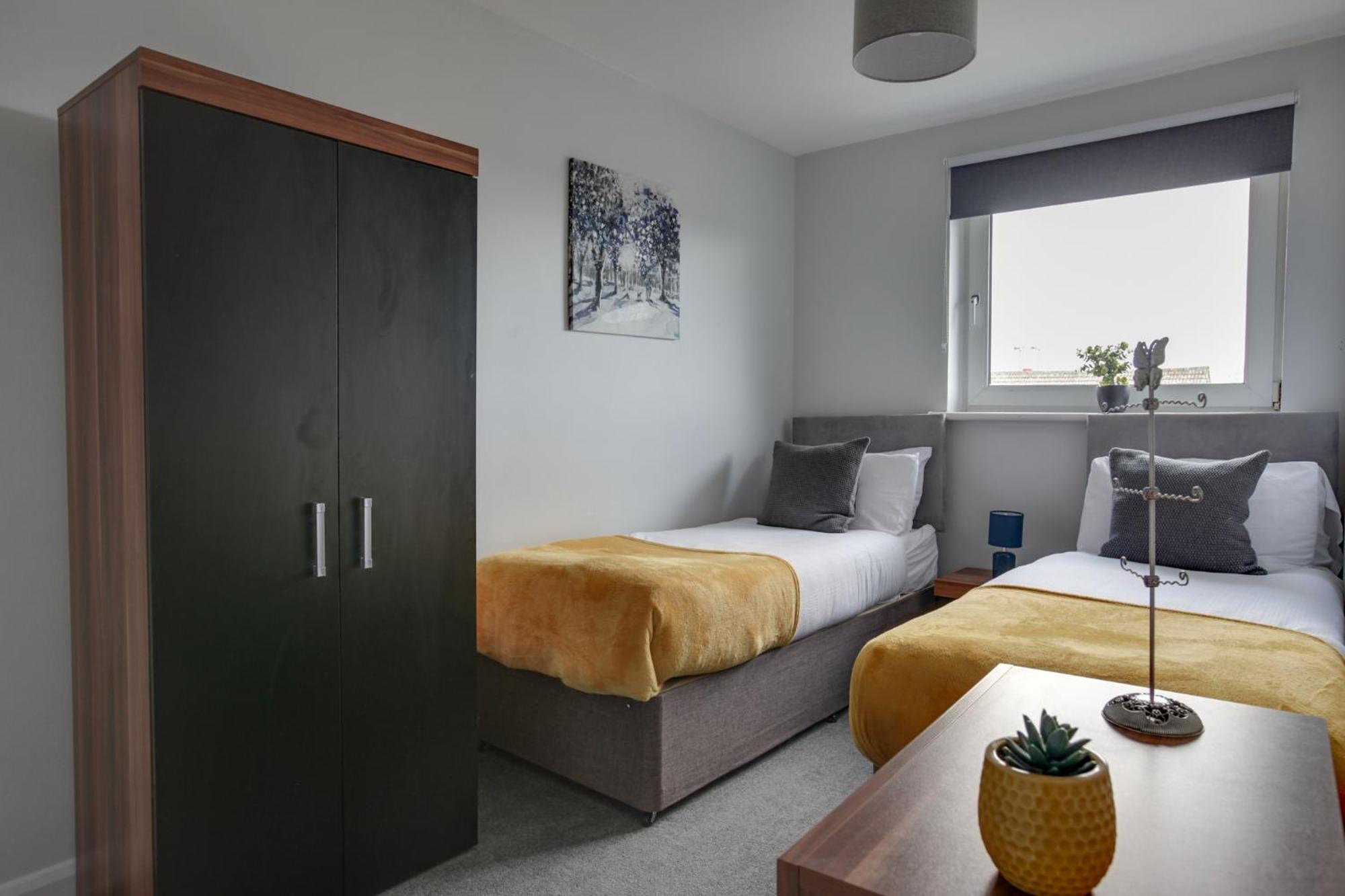Niche Sunrise Townhouse Villa เชมส์ฟอร์ด ภายนอก รูปภาพ