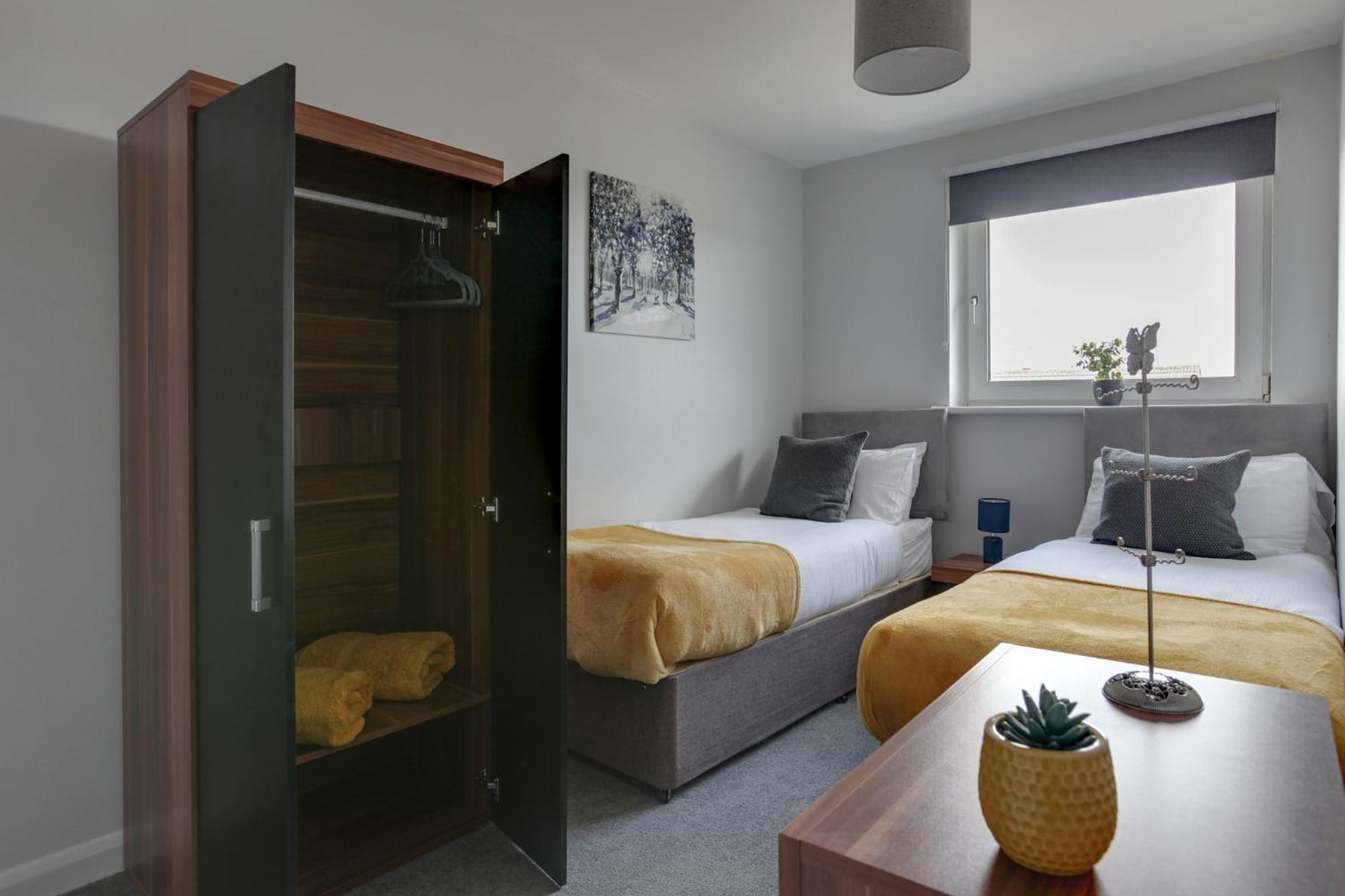 Niche Sunrise Townhouse Villa เชมส์ฟอร์ด ภายนอก รูปภาพ