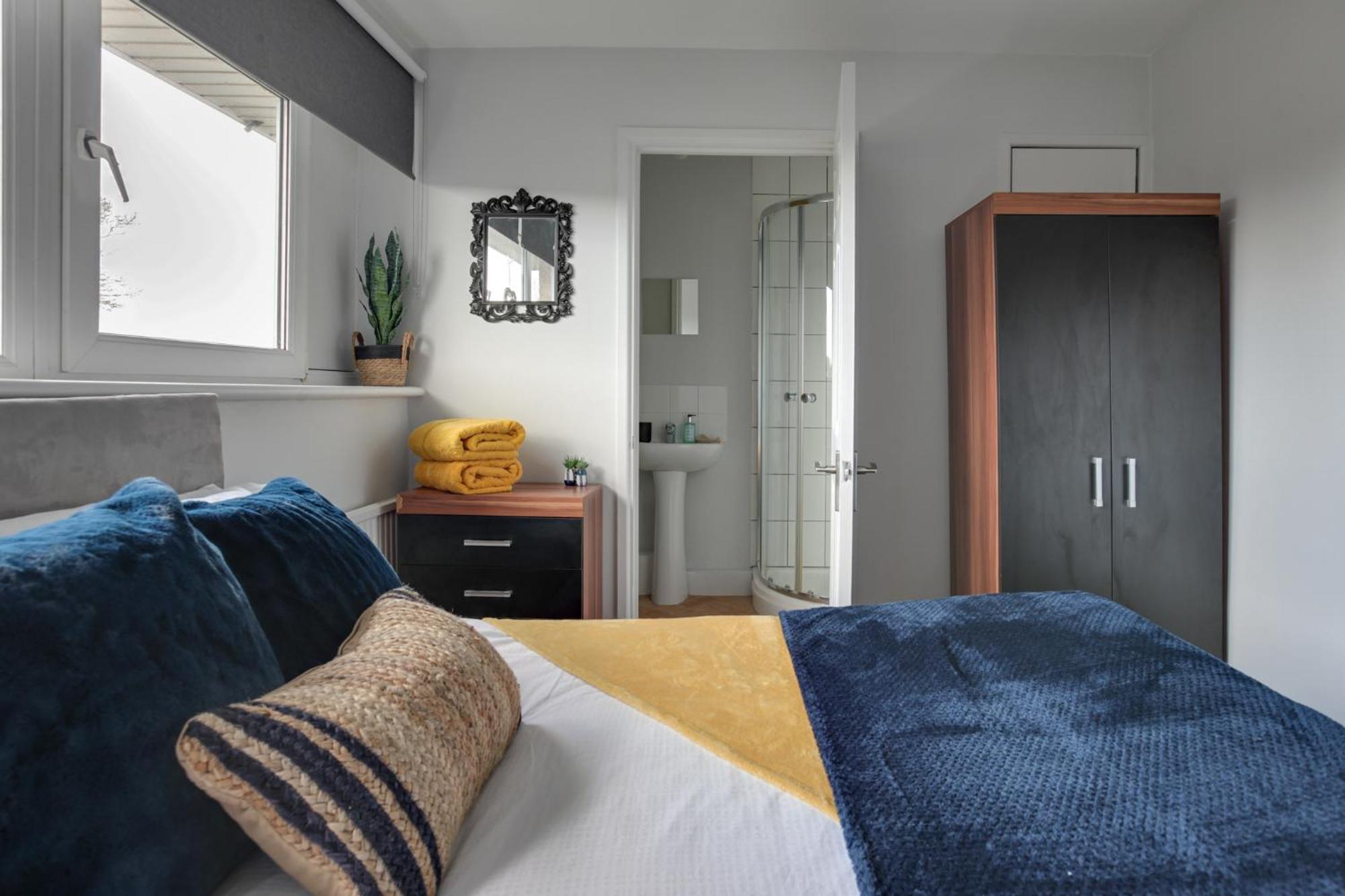 Niche Sunrise Townhouse Villa เชมส์ฟอร์ด ภายนอก รูปภาพ